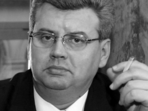 Preminuo voditelj Tarik Helić