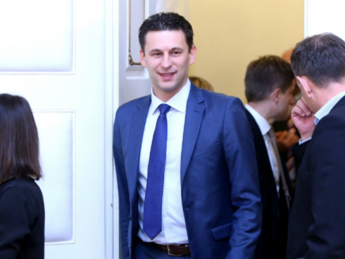 Božo Petrov u pregovorima s HDZ-om izborio pet ministarstava?