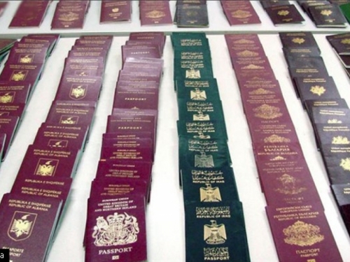 Razbijena mreža krivotvoritelja putovnica za migrante, uhićene 24 osobe