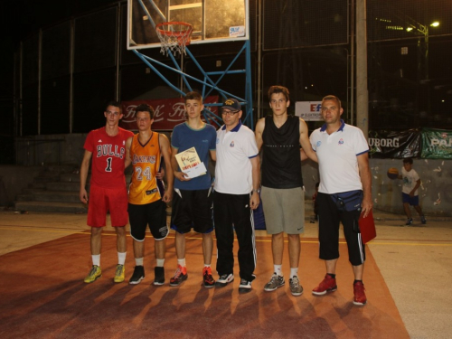 FOTO: Ekipa ''ALF Market'' osvojila Streetball za juniore