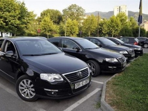 Vlada FBiH: Za 10 automobila daju 690.000 KM