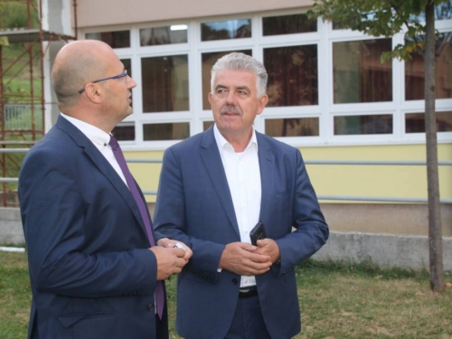 Premijer Herceg obišao infrastrukturne radove koje sufinancira Vlada HNŽ-a u općini Prozor-Rama