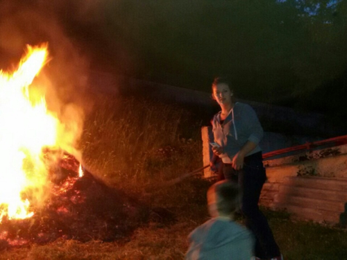 FOTO: Paljenjem svitnjaka Rama dočekuje sv. Ivu