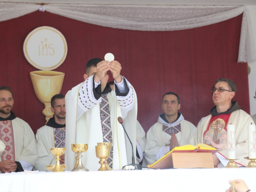 FOTO: Mlada misa fra Antonia Baketarića u Rumbocima