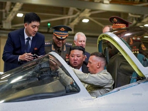 Kim Jong-un se divio ruskim vojnim avionima