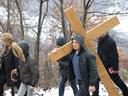 FOTO: Put križa - Prva korizmena nedjelja u župi Uzdol