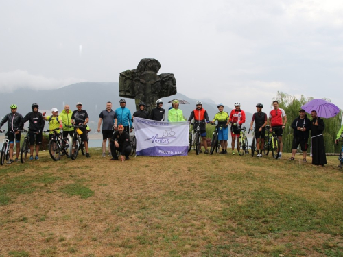 FOTO: I biciklisti iz Rame krenuli na hodočašće u Sinj