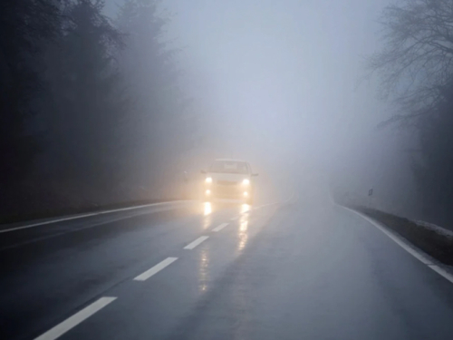 Magla uz rijeke, kolnici skliski