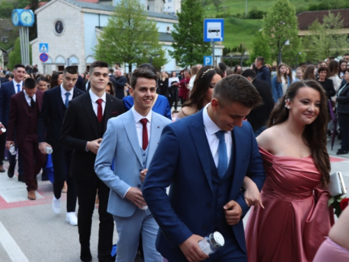 FOTO/VIDEO: Matura 2023. - Defile mladosti na ulicama Prozora