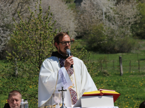 FOTO: Druženje Rumbočana i sv. misa na Zahumu