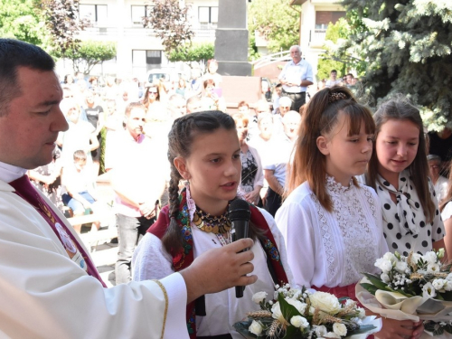 FOTO/VIDEO: Mlada misa vlč. Tomislava Varele