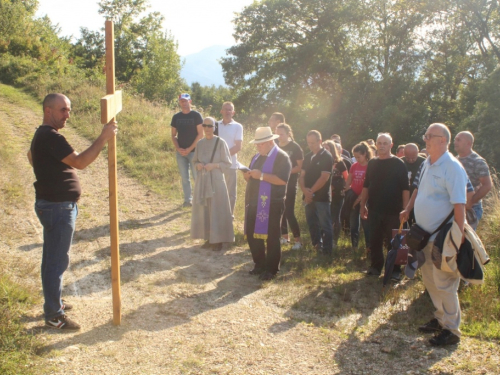 Križni put i slavlje sv. Mise na Uzdolskoj kalvariji