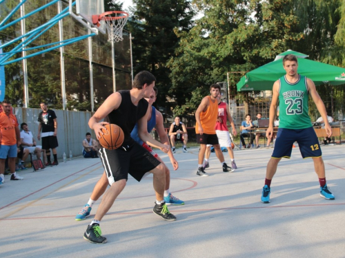 FOTO: Druga večer Streetball turnira u Prozoru