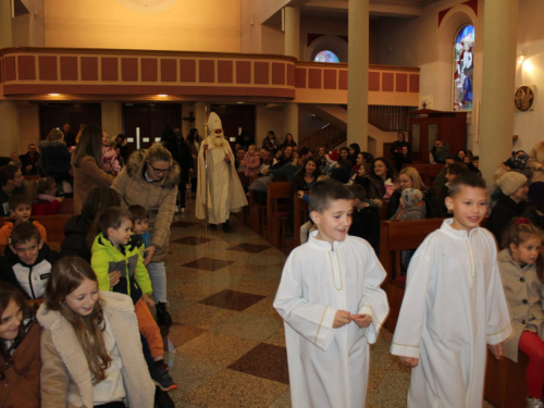 FOTO: Sv. Nikola posjetio župu Prozor