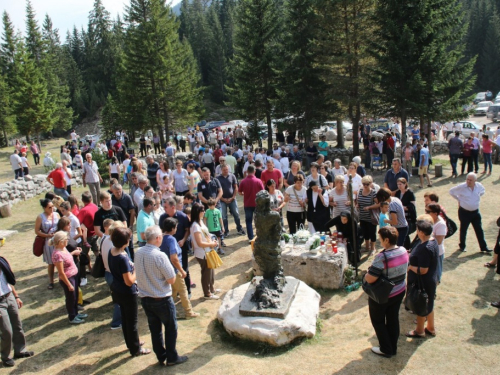 FOTO: Na Vran planini služena misa za poginule duvandžije