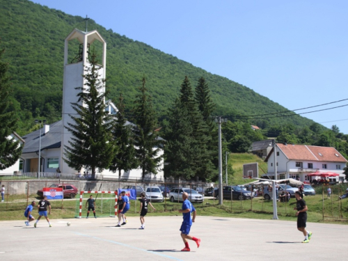 FOTO: Ekipa ''MNK Uzdol'' pobjednik turnira na Orašcu