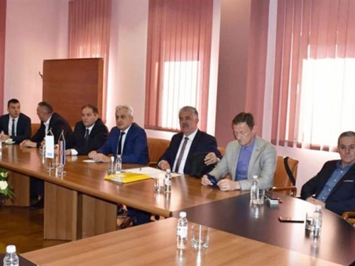 HDZ BiH održao konzultacije sa SDA, SBB-om i SDP-om oko formiranja vlasti u HNŽ-u