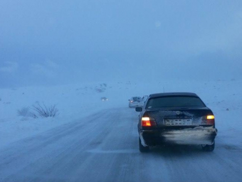 Sniježni nanosi potpuno zatvorili cestu Prozor - Tomislavgrad