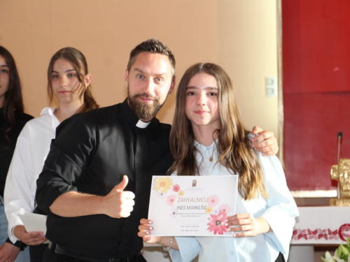 FOTO: Petra Krešo pobjednica festivala 'Djeca pjevaju Isusu' u župi Prozor