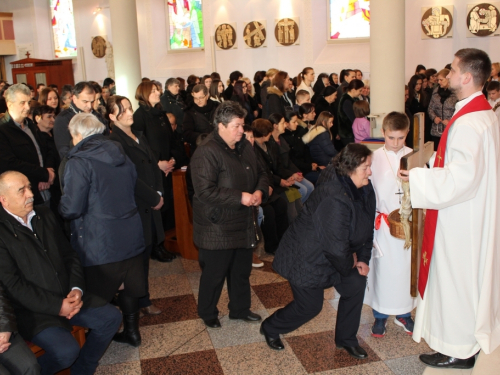 FOTO: Veliki petak u župi Prozor