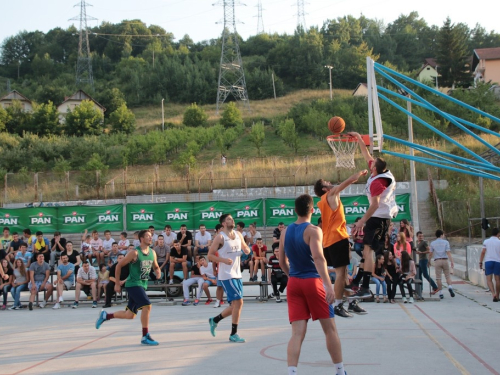 FOTO: Druga večer Streetball turnira u Prozoru