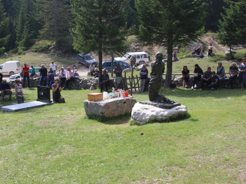 FOTO: Na Vranu služena sv. misa za poginule duvandžije