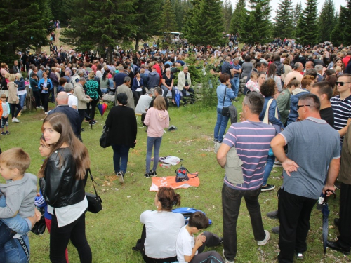 FOTO/VIDEO: Tisuće vjernika na Kedžari proslavilo ''Divin dan''