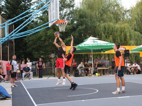 FOTO: Druga večer Streetball turnira u Prozoru