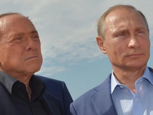Berlusconi: Ruski narod i mediji gurnuli su Putina u rat