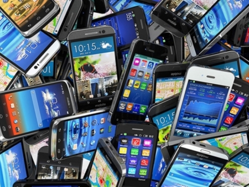 Prodaja pametnih telefona raste, Kinezi sve bliže vodećima