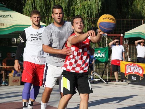 FOTO: ''General Vasilije Mitu'' iz Zagreba pobjednik 15. Streetball Rama