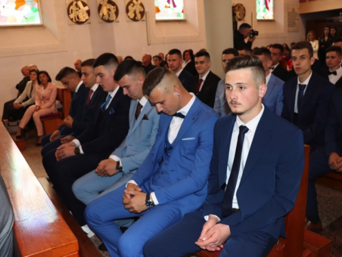 FOTO/VIDEO: Matura 2023. - Defile mladosti na ulicama Prozora