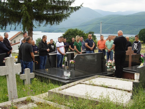 FOTO: Obilježena 26. obljetnica pogibije Šimuna Fofića Fofe