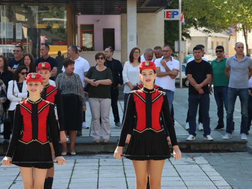 FOTO: Polaganjem vijenaca i svečanom sjednicom započelo obilježavanje Dana općine