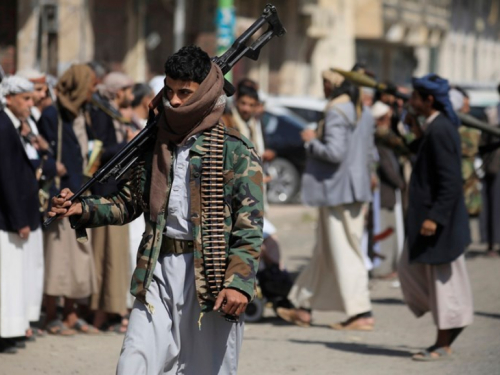 SAD šalje ''armadu'' prema Iranu. Hutisti prijete napadima