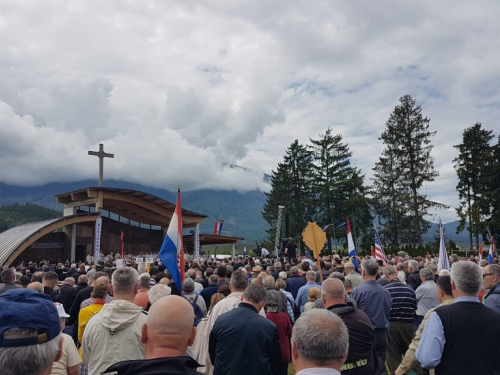 Komemoracija u Bleiburgu: Na središnjem događaju 15.000 ljudi