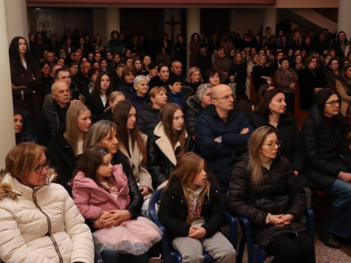 Veličanstvena završnica u Rami: ''Čuvarice'' koncertom u Prozoru zaključile korizmenu turneju