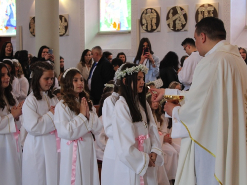 FOTO: Prva pričest u župi Prozor