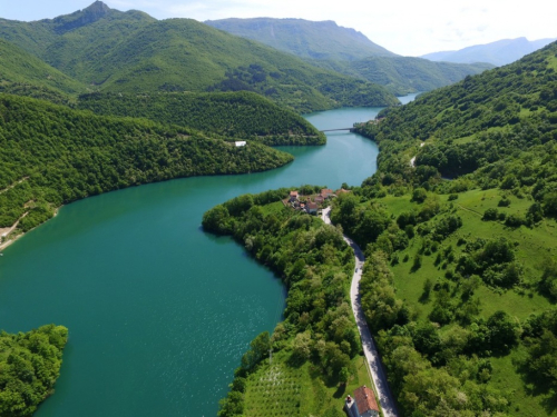 FOTO/VIDEO: Rama iz zraka - Gračac