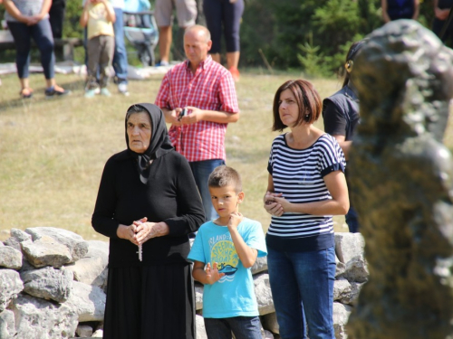 FOTO: Na Vran planini služena misa za poginule duvandžije