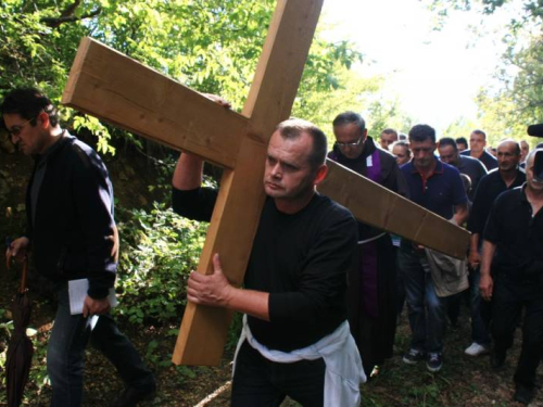 Dario Kordić na proslavi Dana 3. bojne brigade Rama na Uzdolu