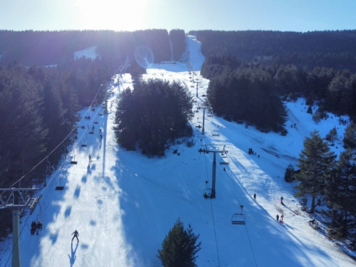 VIDEO/FOTO: Bili smo na Kupresu, mnoštvo skijaša uživa u skijanju