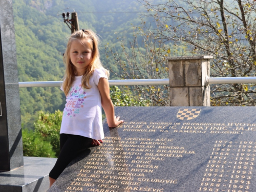 FOTO: Na Hudutskom obilježena 30. obljetnica stradanja Hrvata