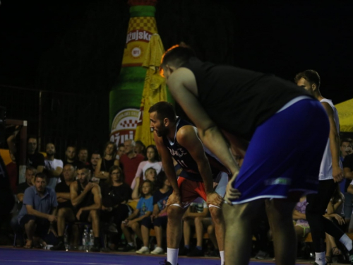 FOTO: Ekipa ''Makarska 3x3'' pobjednik 19. Streetball Rama 2021.