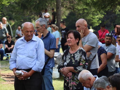 FOTO: Na Vranu služena sv. misa za poginule duvandžije