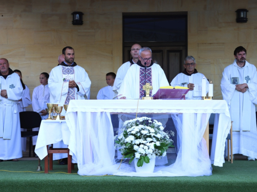 FOTO/VIDEO: Misa Uočnica na Šćitu - Velika Gospa 2024.