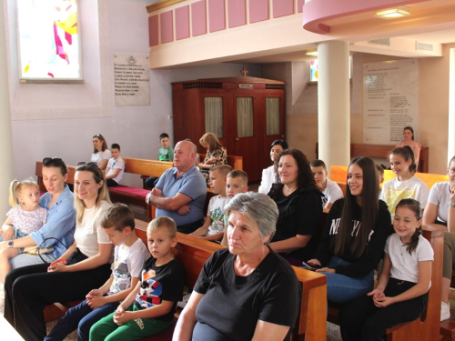 FOTO: U Prozoru održan 18. festival duhovne glazbe ''Djeca pjevaju Isusu''