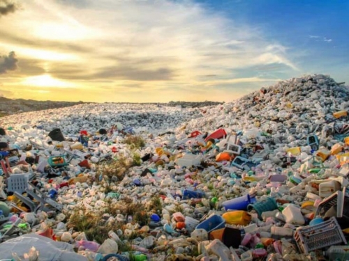 Potrošnja plastike i plastični otpad će se utrostručiti
