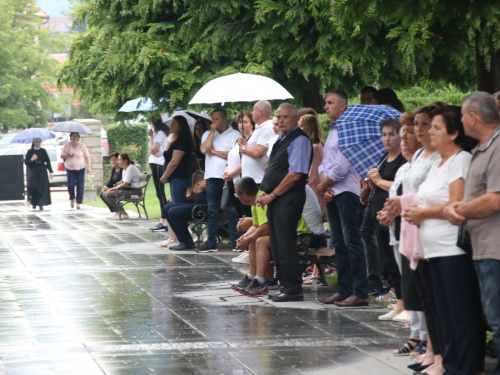 FOTO: Na Šćitu započela priprava za Veliku Gospu