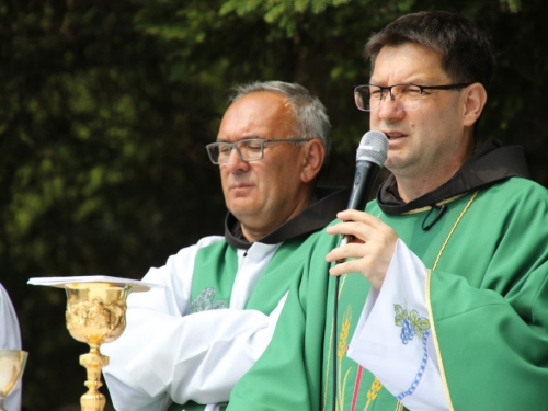 FOTO: Na Vran planini služena misa za poginule duvandžije